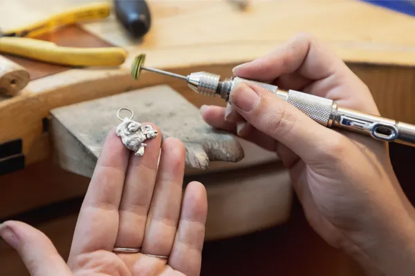 Fabriquez vos bijoux à partir de pépites d'argent à Marseille