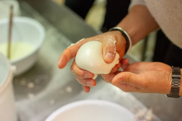 Fabriquez vos burratas et stracciatella à Paris