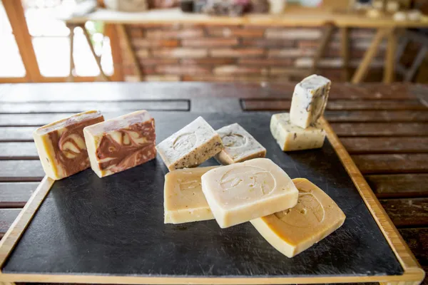 Fabriquez votre savon artisanal au lait de brebis à Toulouse
