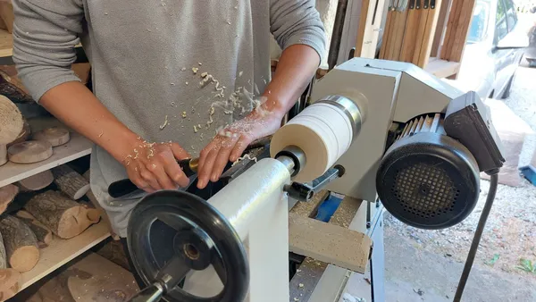 Initiez-vous au tournage sur bois