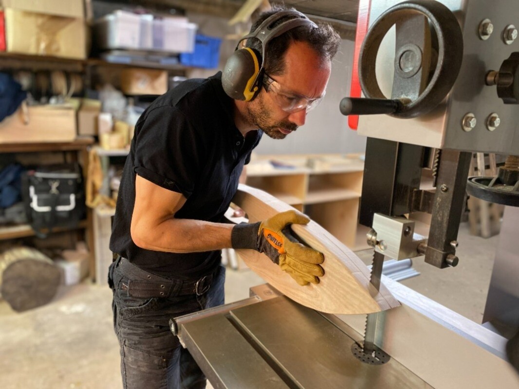 Fabriquez votre lampe en bois unique avec Stéphane - Image n°4 - Wecandoo