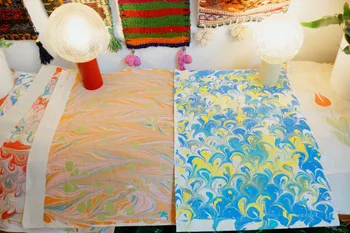 Créez votre œuvre en papier marbré en groupe