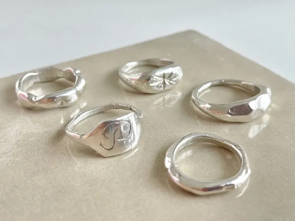 Réalisez votre bague unique en argent à Paris