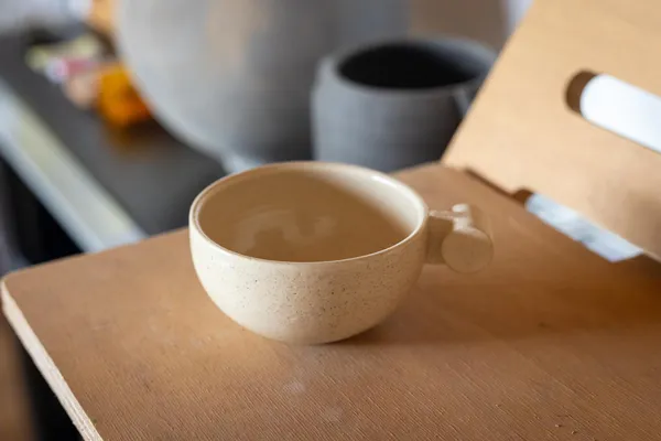 Façonnez votre tasse en céramique à Pays Basque