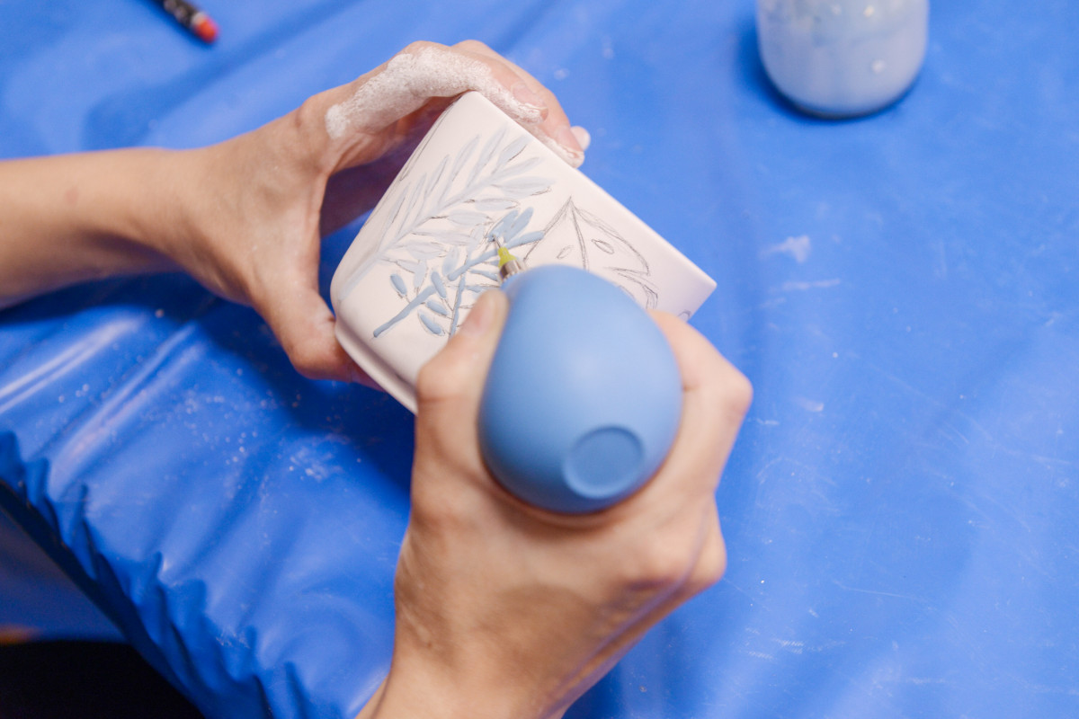 Décorez votre vaisselle en porcelaine - Image n°2 - Wecandoo